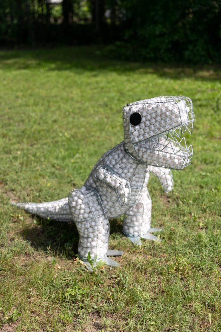 A dinoszauruszok újra életre kelnek a kertedben!